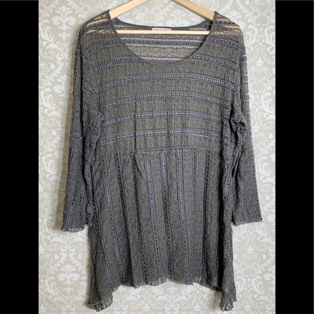 Bell sleeve Lace